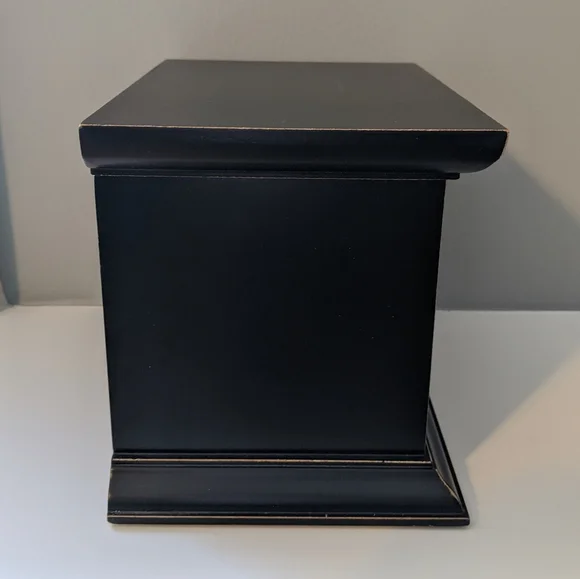 Black wooden hinged trinket jewelry box - Picture 5 of 8